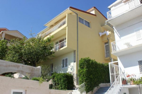  Apartments and rooms with parking space Makarska - 6767  Макарска 